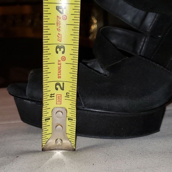 BCBG Generation - Picture 9 of 9